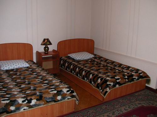 Rovshan Hotel